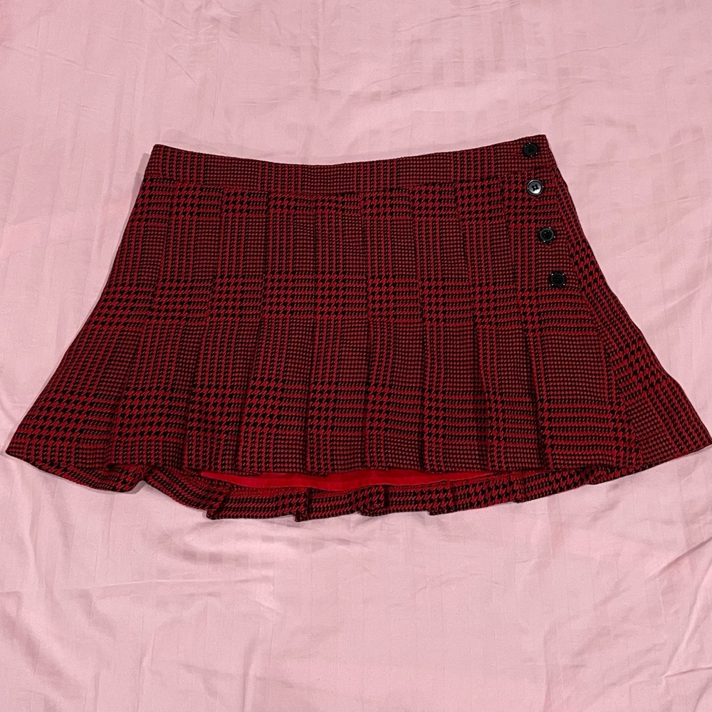 Low waisted Miley Cyrus brand houndstooth skirt